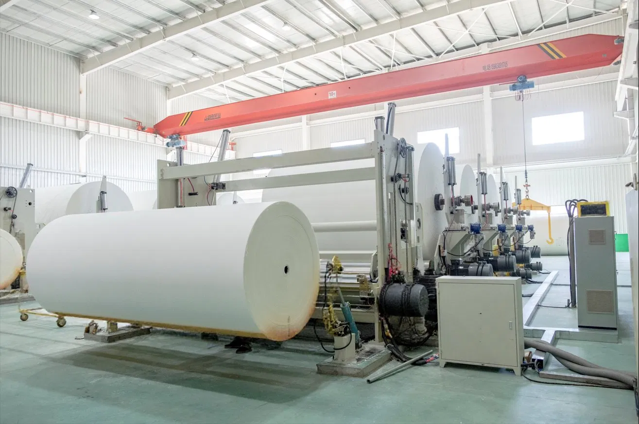 1800 mm Skończona maszyna do cięcia rolki Jumbo Rewinding z dobrą wydajnością 2